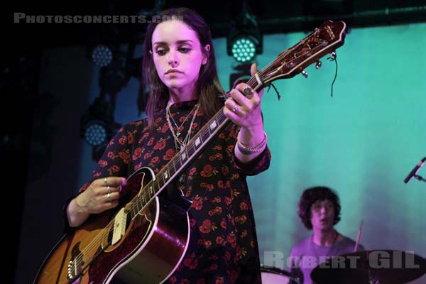 TESS PARKS AND ANTON NEWCOMBE - 2015-09-19 - ANGERS - Le Chabada - 